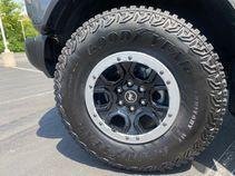 Certified 2023 Ford Bronco Badlands w/ Sasquatch Package AWD/4WD image 3