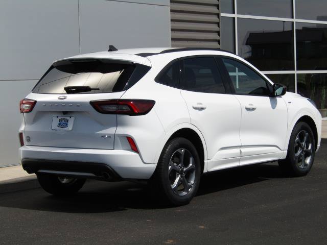 Certified 2023 Ford Escape ST-Line AWD/4WD image 7