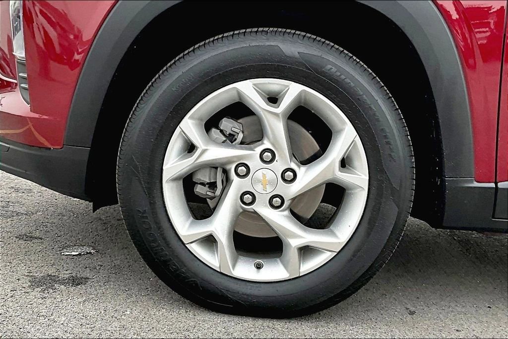 Used 2024 Chevrolet Trax LS w/ LS Convenience Package image 9