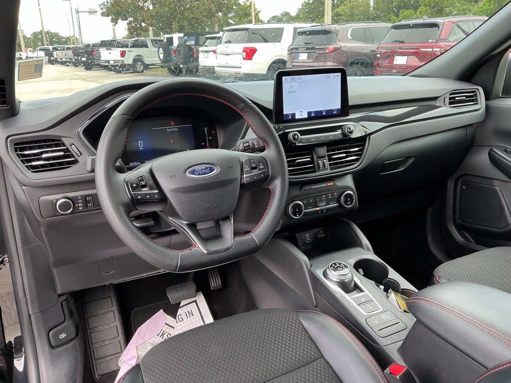 Certified 2025 Ford Escape ST-Line FWD image 25