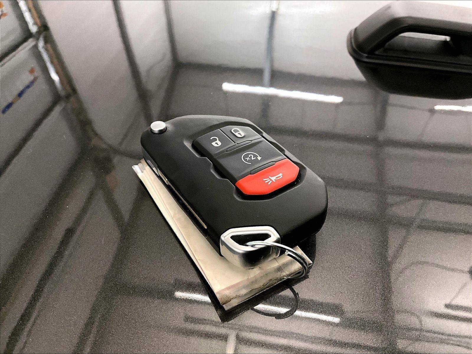 Used 2018 Jeep Wrangler Sport AWD/4WD image 9