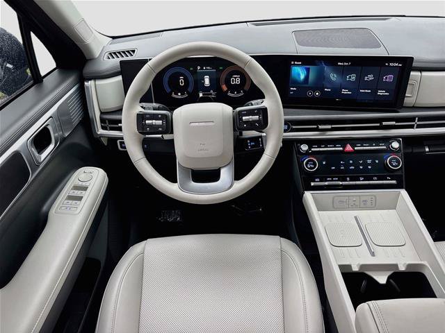 Used 2025 Hyundai Santa Fe SEL FWD image 22