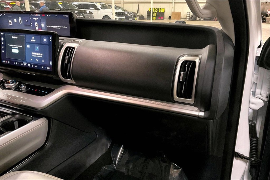 Certified 2025 Ford Expedition Max Active image 15