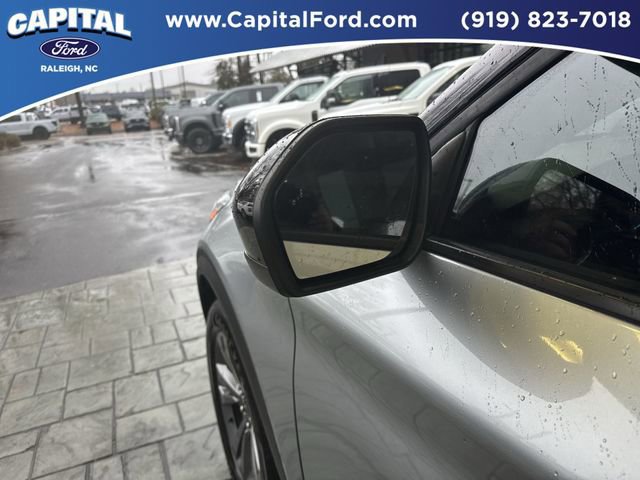 Certified 2022 Ford Explorer XLT w/ Equipment Group 202A image 12