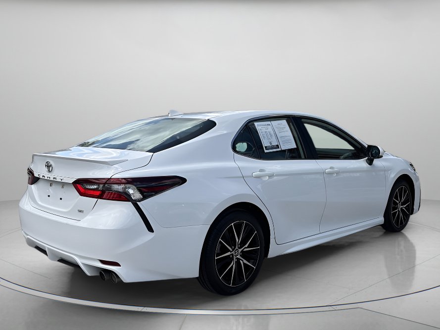 Used 2024 Toyota Camry SE w/ Convenience Package FWD image 3