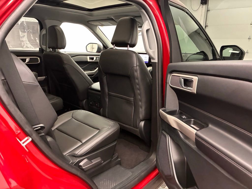 Certified 2023 Ford Explorer XLT w/ Equipment Group 202A image 33