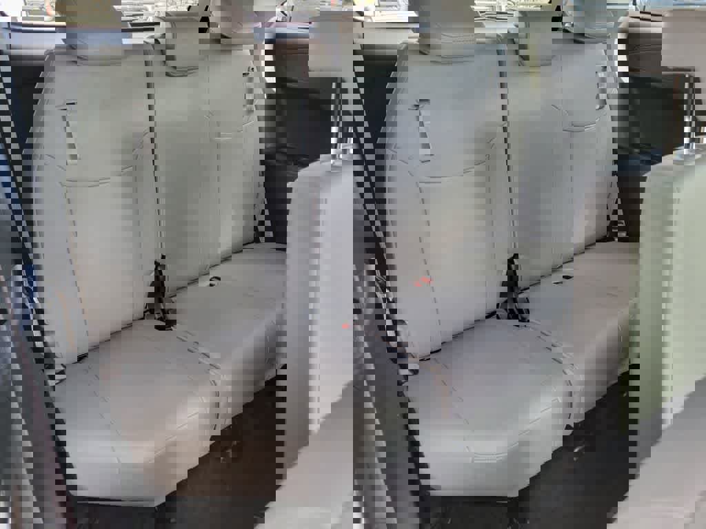 Used 2025 Toyota Sienna XLE image 16