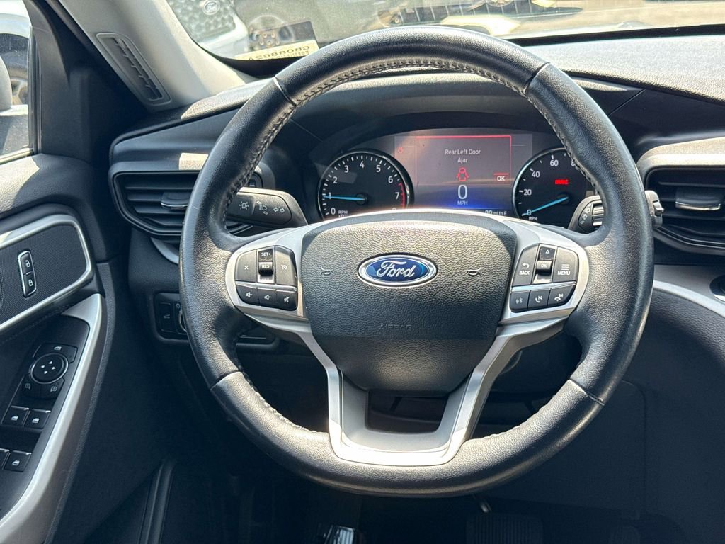 Certified 2023 Ford Explorer XLT RWD image 15