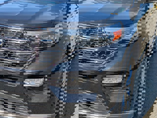 Certified 2023 Ford Explorer XLT w/ Equipment Group 202A image 9