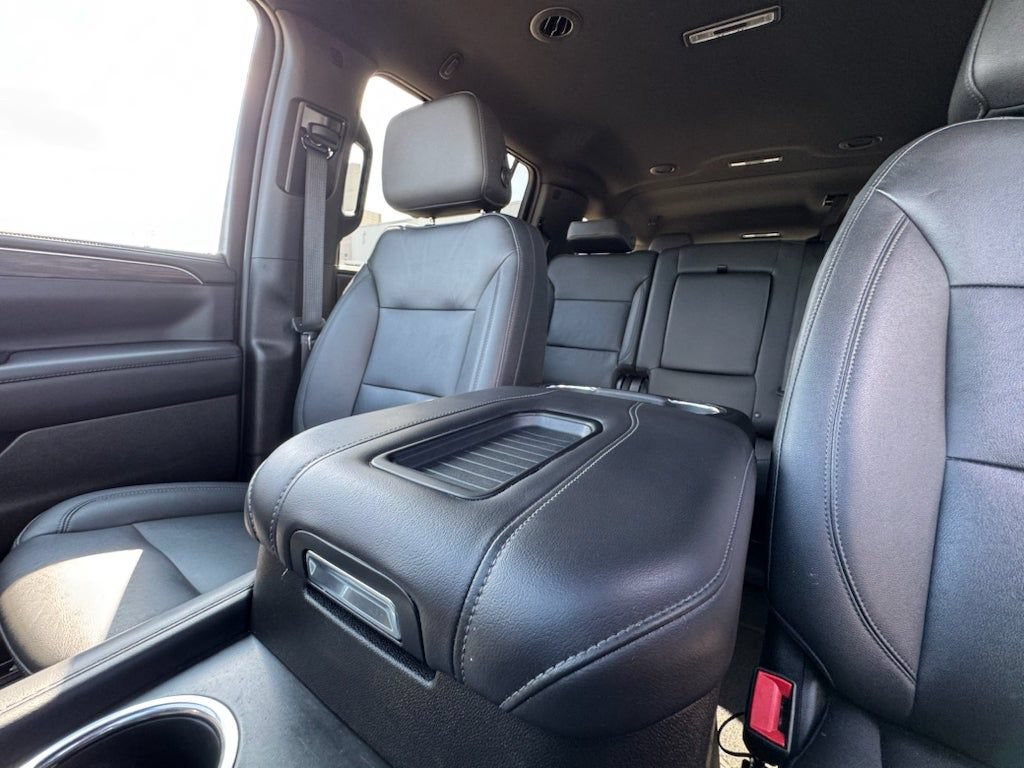 Used 2022 Chevrolet Suburban Z71 AWD/4WD image 33
