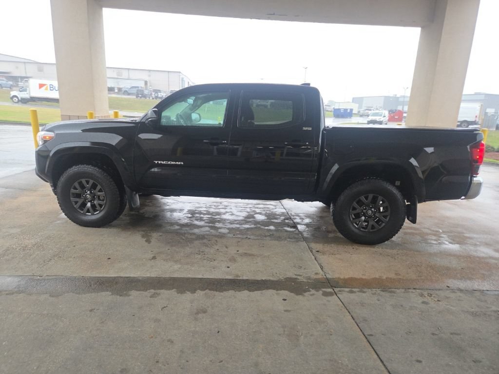 Used 2023 Toyota Tacoma SR5 w/ SR5 Appearance Package RWD image 4