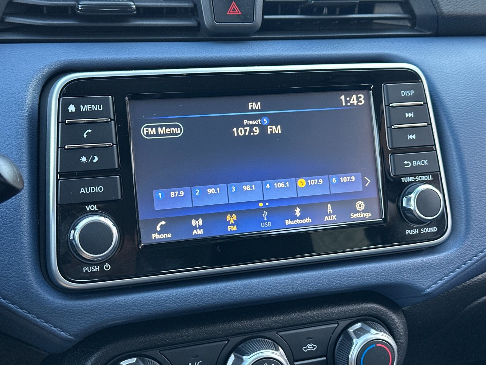 Used 2023 Nissan Versa SV image 16