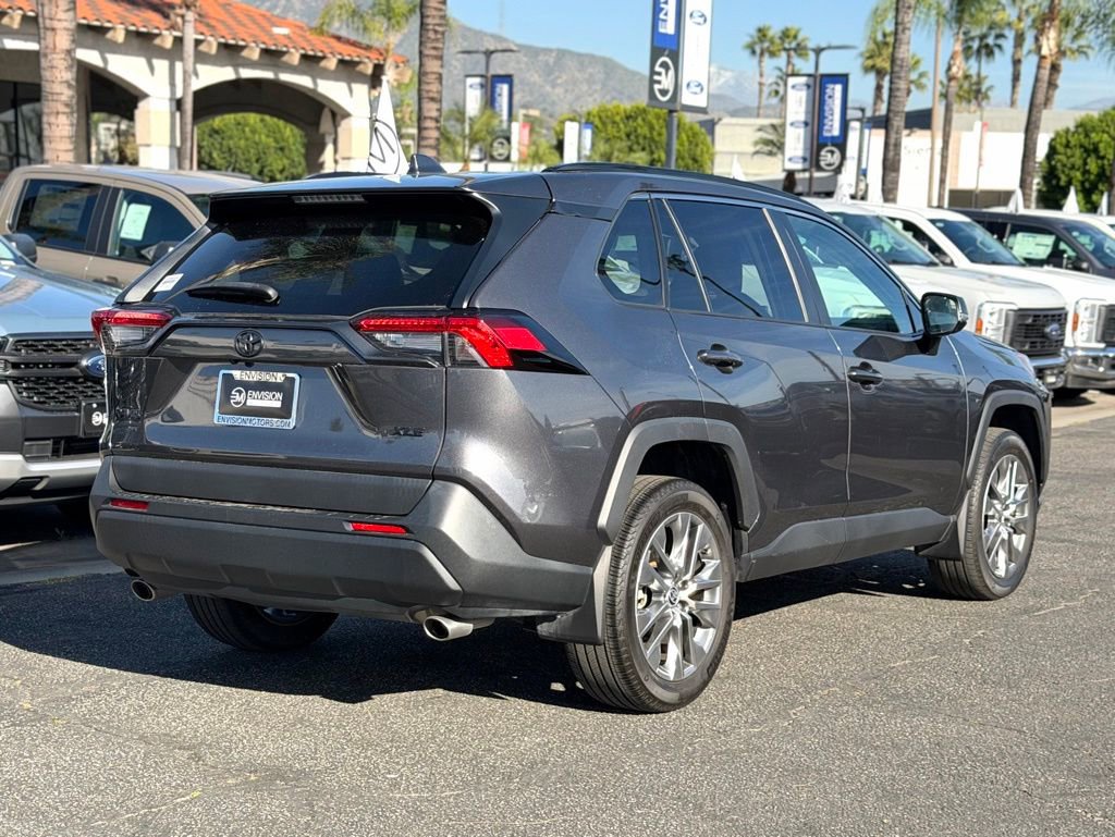 Used 2023 Toyota RAV4 XLE Premium image 8