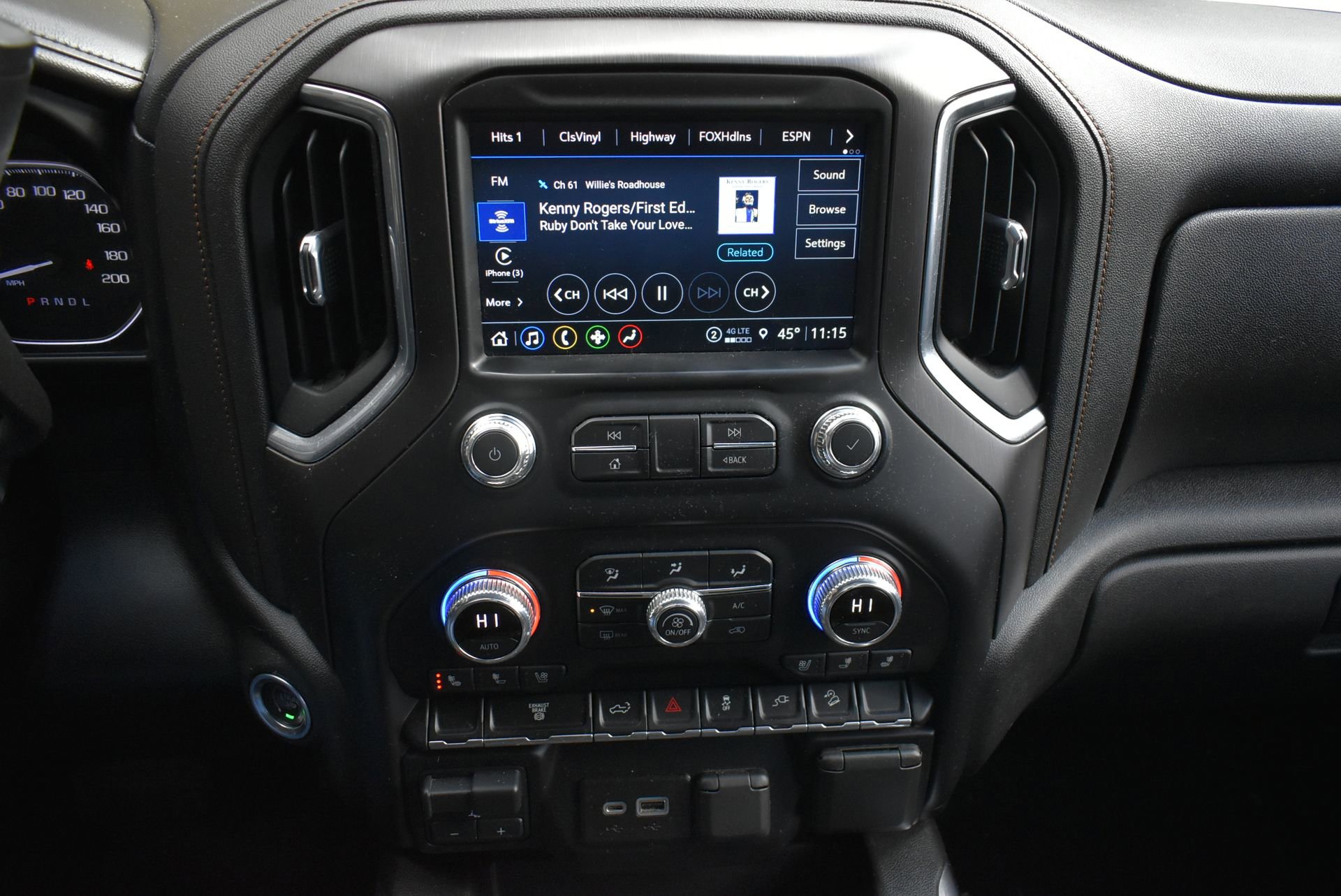 Used 2022 GMC Sierra 2500 AT4 image 26