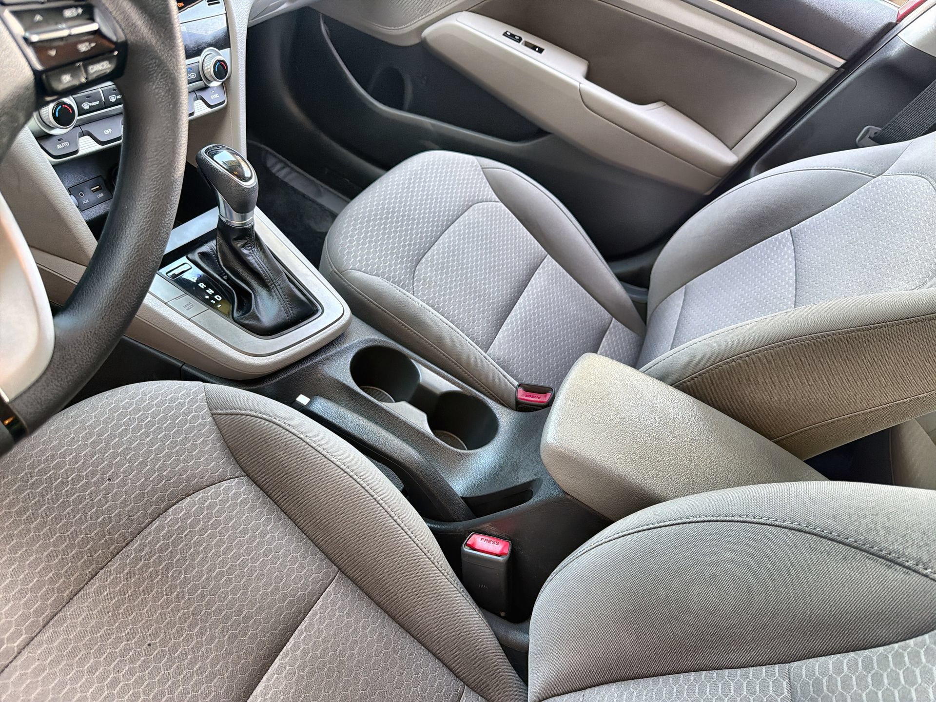 Used 2020 Hyundai Elantra SEL FWD image 20