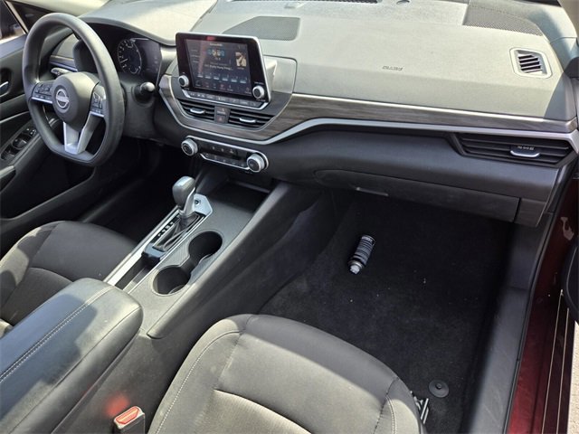 Used 2025 Nissan Altima 2.5 SV image 18