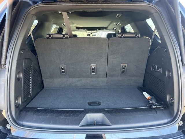 Used 2021 GMC Yukon SLT w/ SLT Premium Package image 12