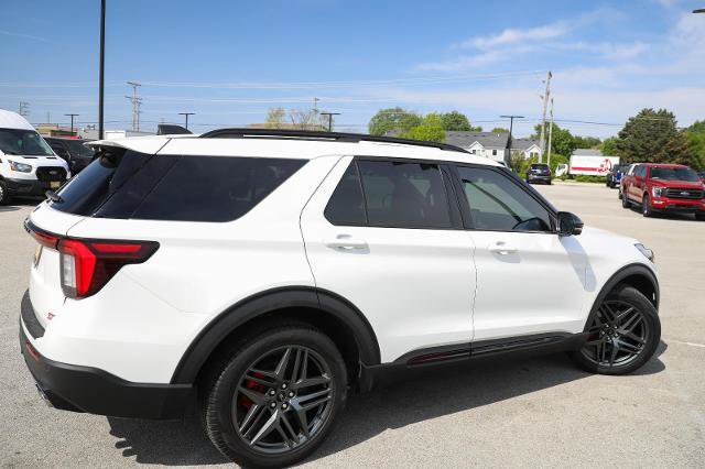 Certified 2025 Ford Explorer ST AWD/4WD image 8