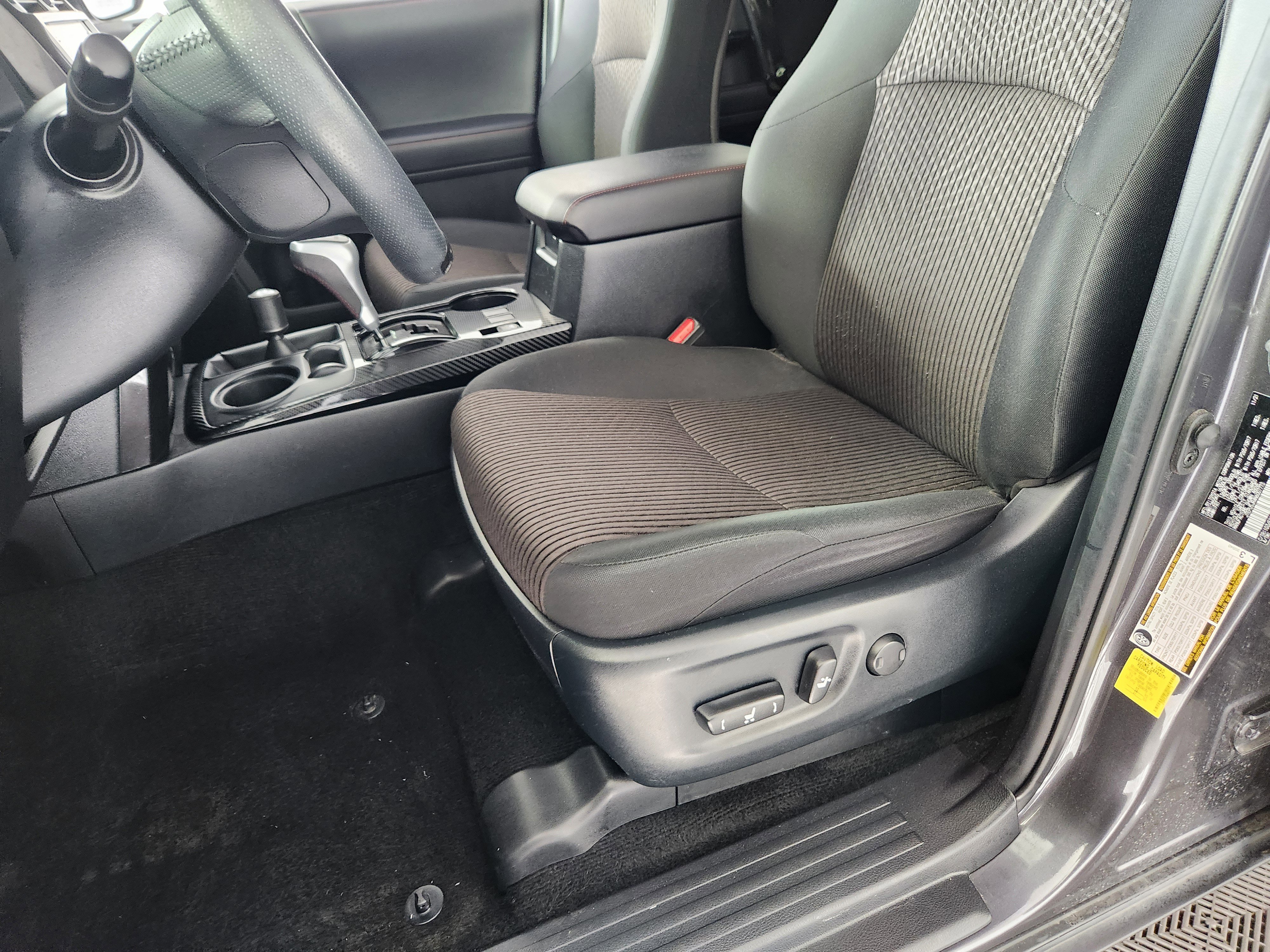 Used 2022 Toyota 4Runner TRD Off-Road image 12