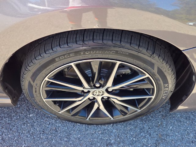 Used 2021 Toyota Camry SE FWD image 14