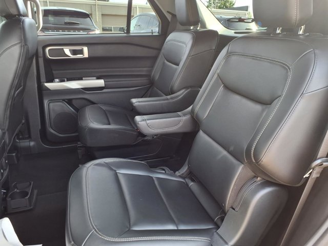 Certified 2024 Ford Explorer XLT w/ Equipment Group 202A AWD/4WD image 7