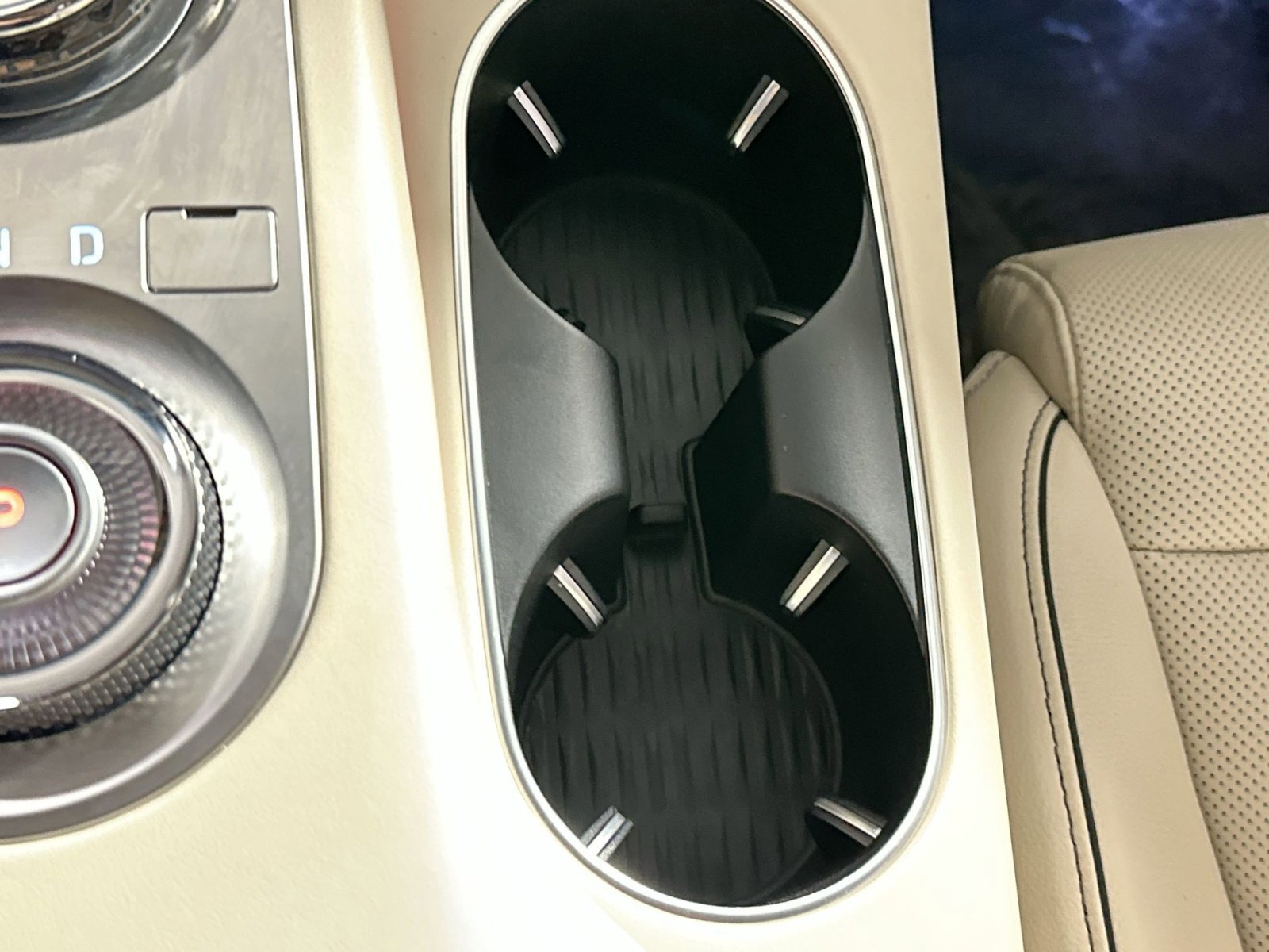 Used 2024 Genesis GV70 2.5T w/ Advanced Package image 29