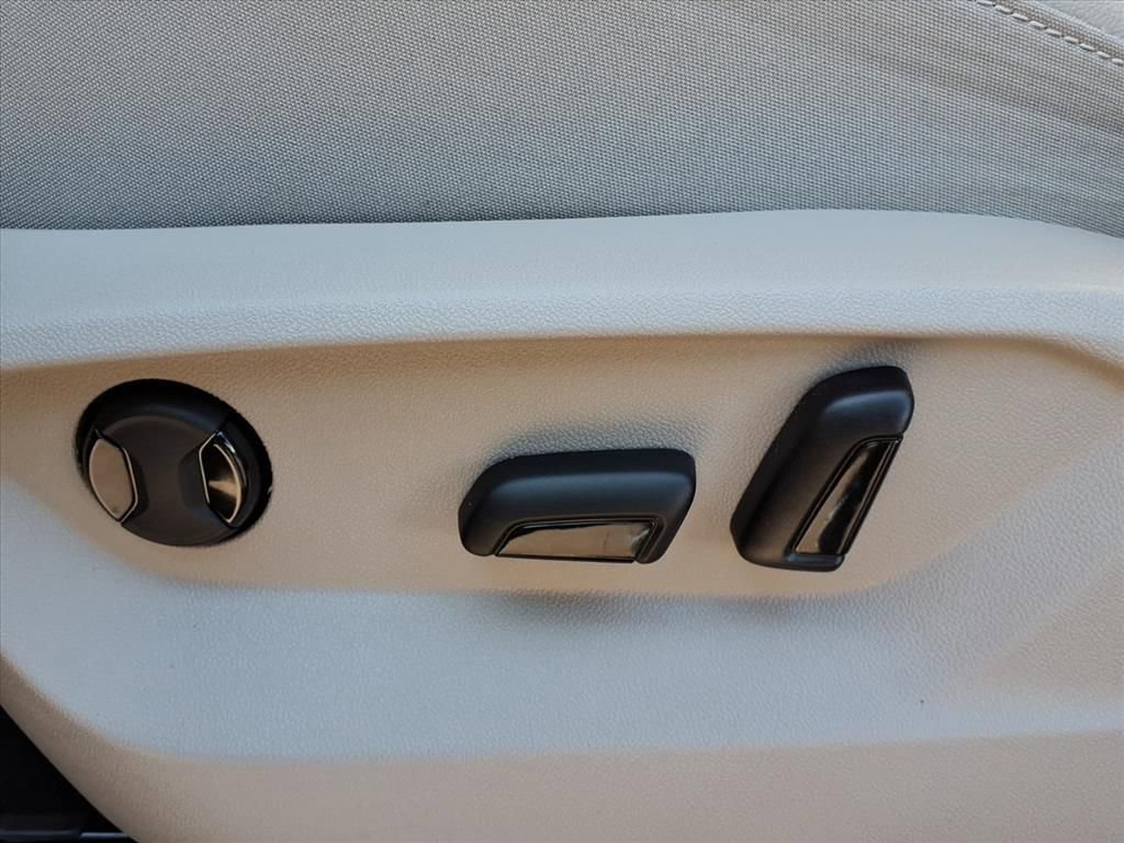 Used 2024 Volkswagen Atlas SE image 25