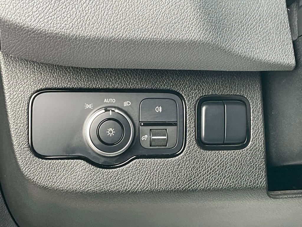 Used 2021 Mercedes-Benz Sprinter 144 Cargo image 14