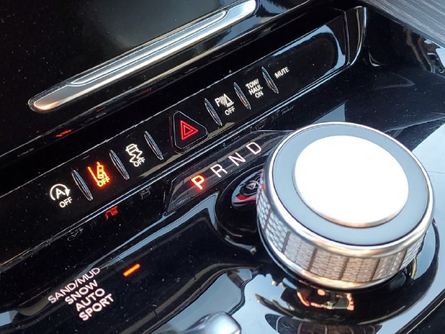 Used 2024 Jeep Wagoneer Series II AWD/4WD image 18