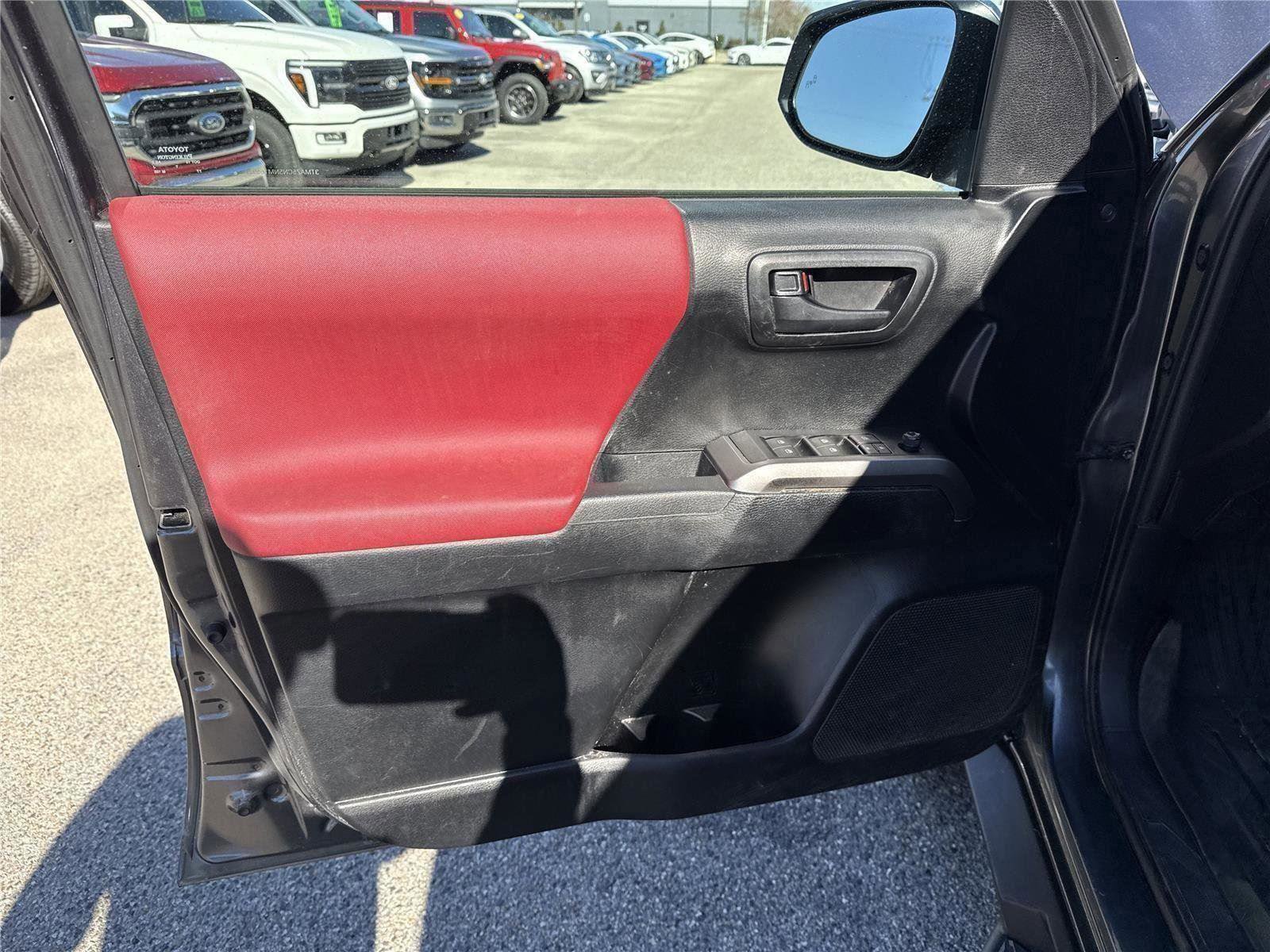 Used 2022 Toyota Tacoma SR5 image 35