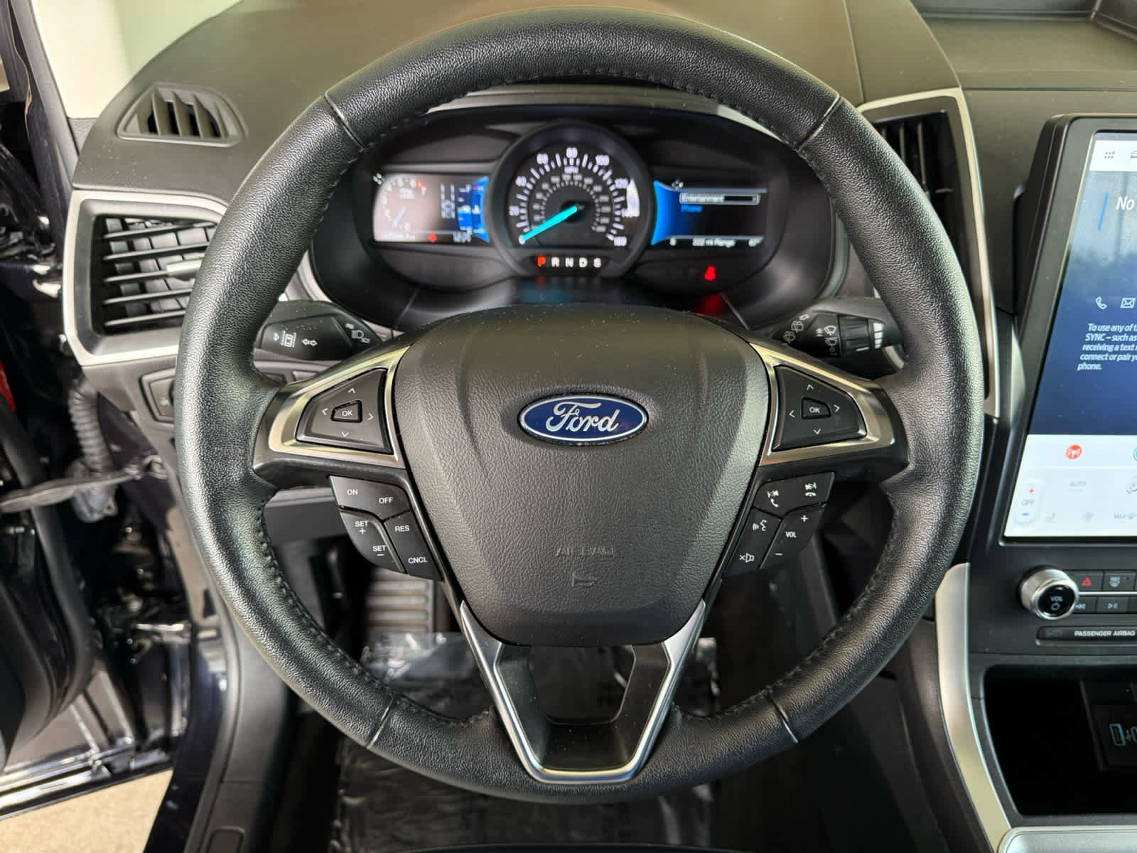 Certified 2024 Ford Edge SEL AWD/4WD image 2