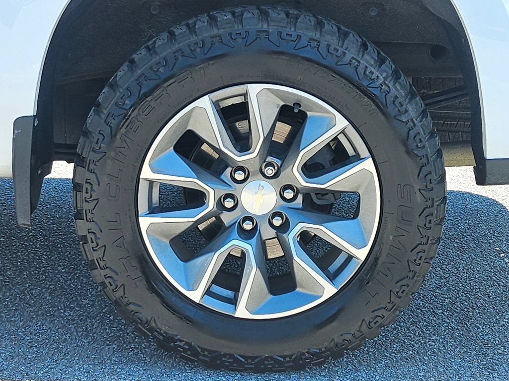 Used 2022 Chevrolet Silverado 1500 LT w/ Z71 Off-Road Package AWD/4WD image 14