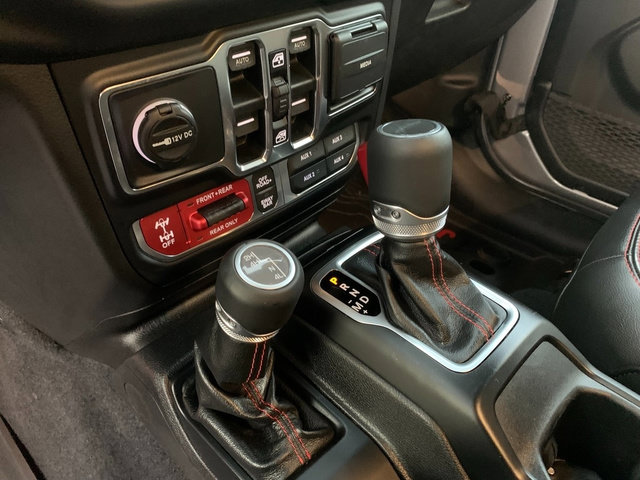 Used 2020 Jeep Gladiator Rubicon AWD/4WD image 24