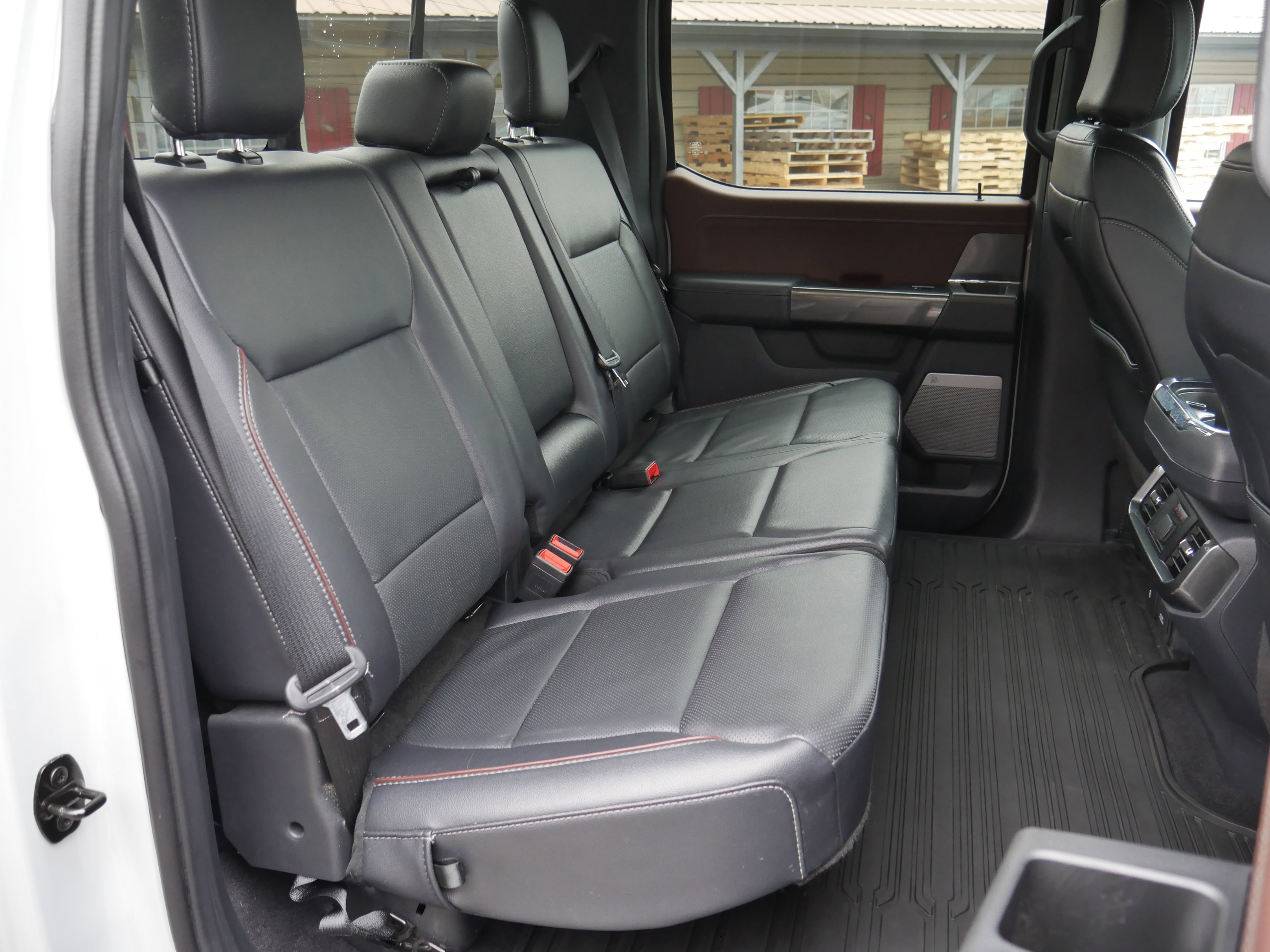 Certified 2023 Ford F150 Lariat w/ Equipment Group 502A High image 33