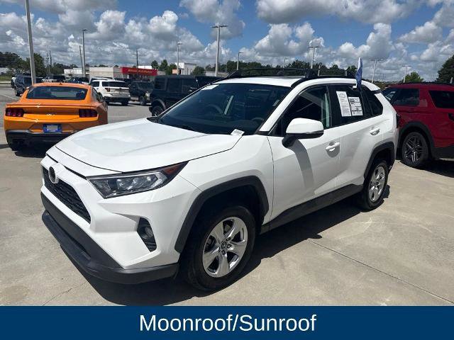 Used 2020 Toyota RAV4 XLE w/ Convenience Package FWD video 3