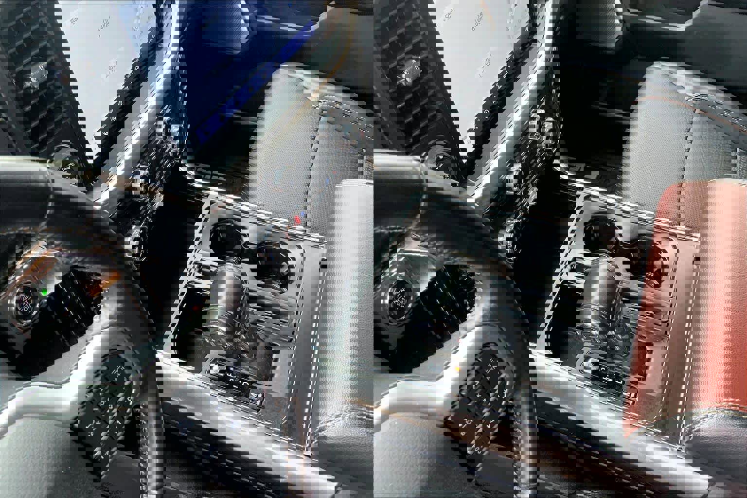 Certified 2021 Ford F150 Lariat w/ Equipment Group 502A High image 16