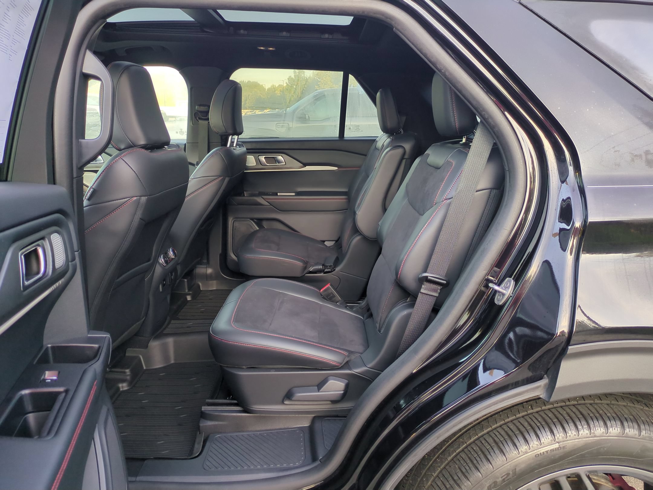 Certified 2025 Ford Explorer ST w/ Sun And Sound Package RWD image 30