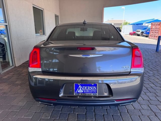 Used 2019 Chrysler 300 Limited RWD image 4