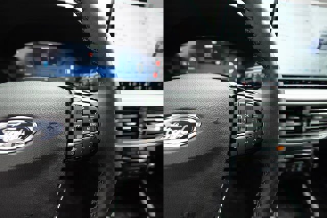 Certified 2025 Ford Escape Platinum image 17