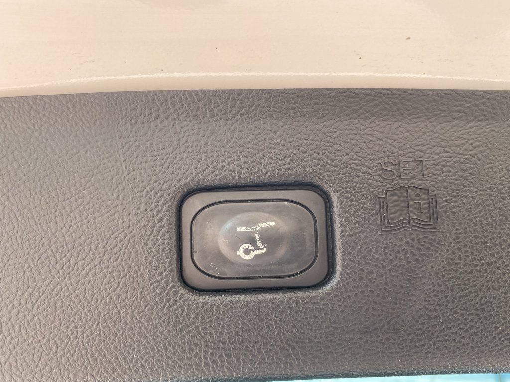 Certified 2023 Ford Edge Titanium AWD/4WD image 17