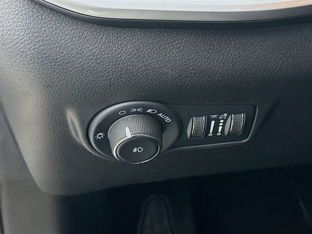 Used 2022 Jeep Compass Latitude w/ Convenience Group image 16