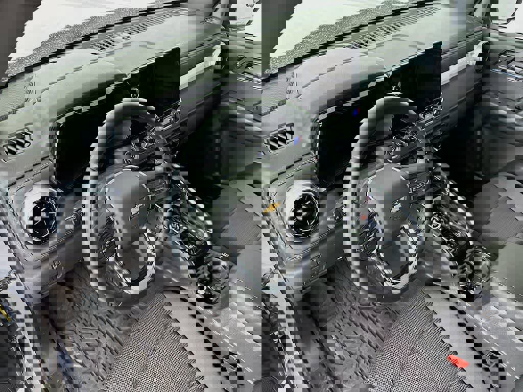 Used 2023 Chevrolet Colorado LT w/ LT Convenience Package II image 2