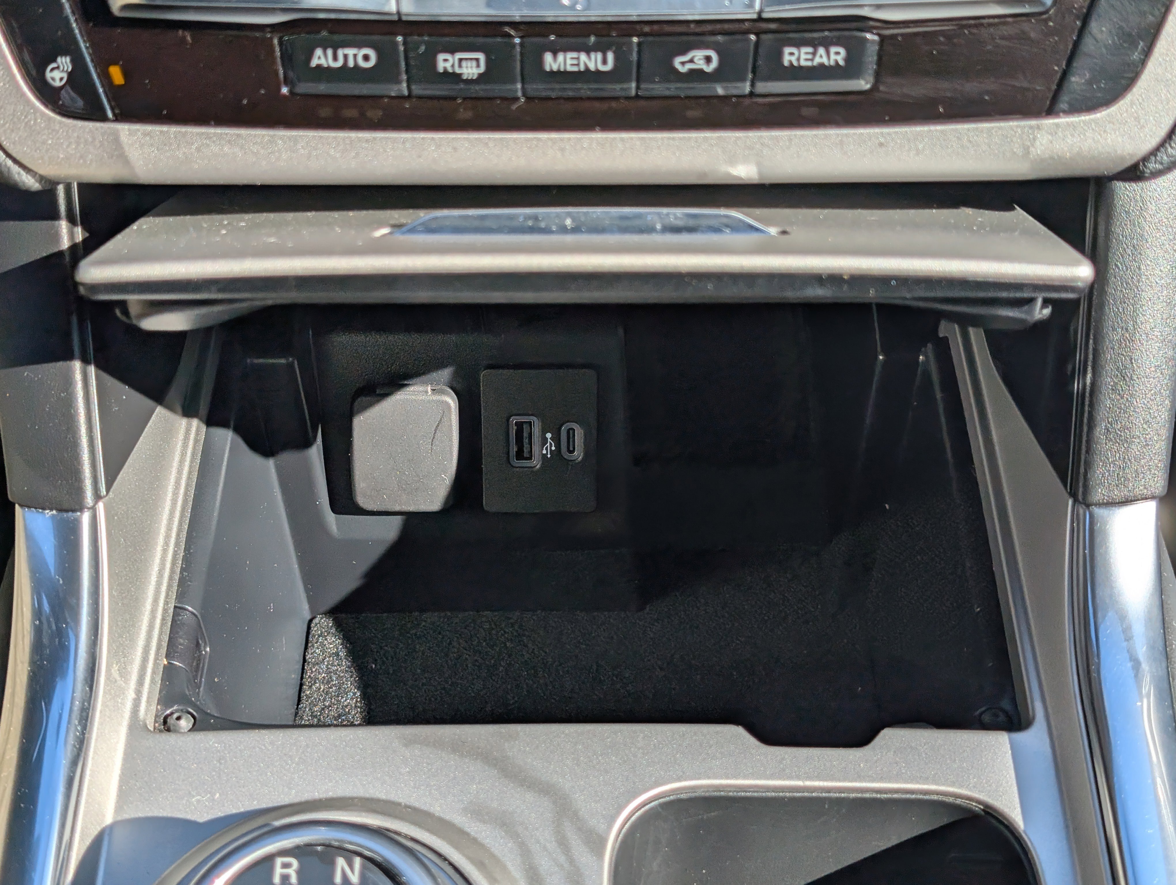 Certified 2022 Ford Explorer XLT w/ Equipment Group 202A image 30