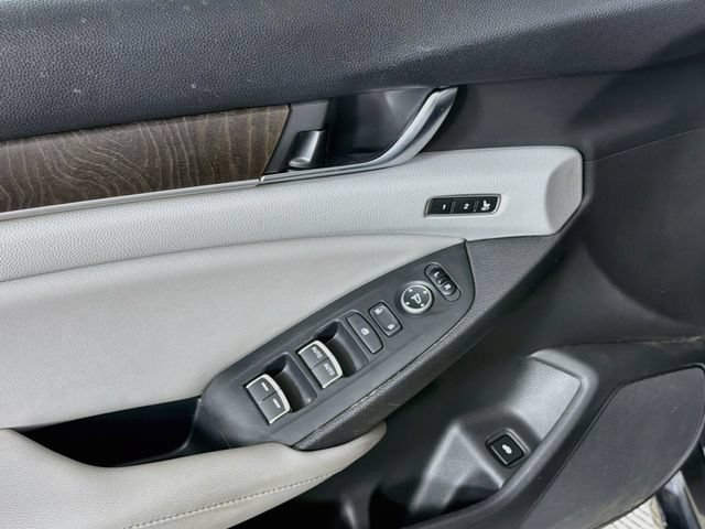 Used 2018 Honda Accord Touring image 21