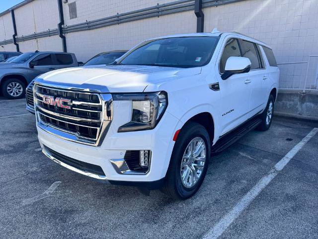 Used 2024 GMC Yukon XL SLT w/ SLT Premium Package AWD/4WD image 3