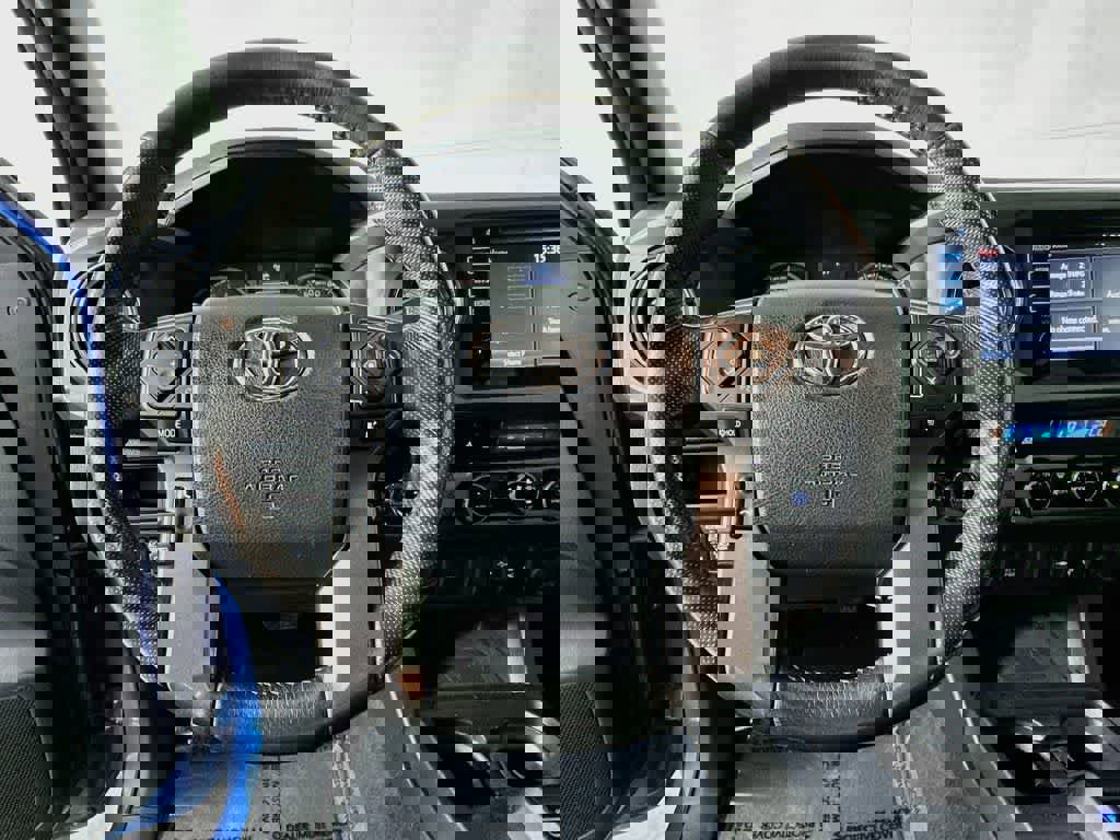 Used 2017 Toyota Tacoma 4x4 Double Cab image 18