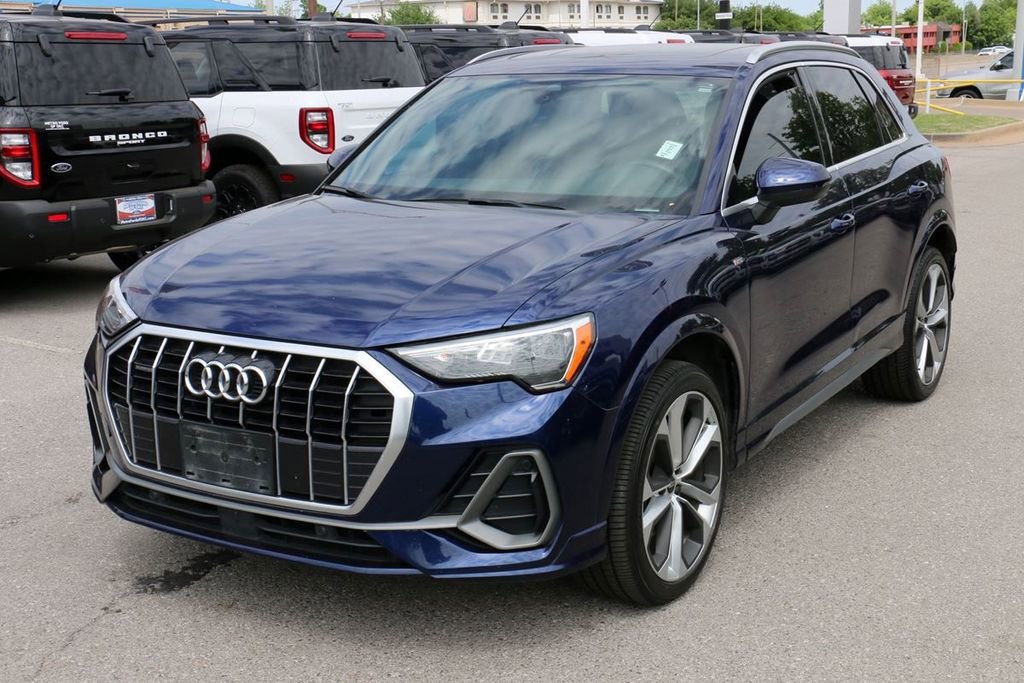Used 2021 Audi Q3 2.0T Premium w/ Convenience Package AWD/4WD image 2