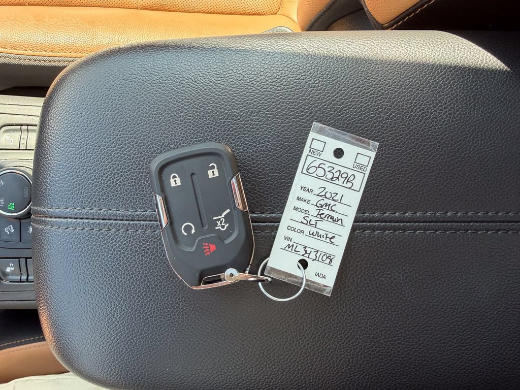 Used 2021 GMC Terrain SLT w/ Infotainment Package II AWD/4WD image 37