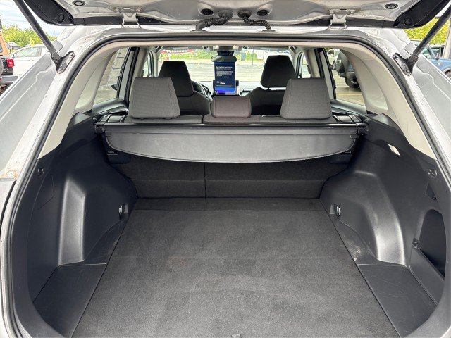 Used 2023 Toyota RAV4 XLE AWD/4WD image 11