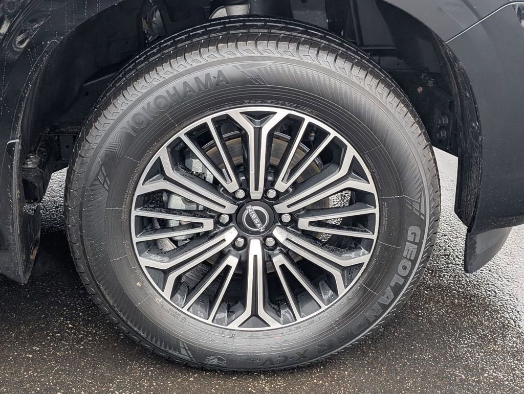 Used 2025 Nissan Armada Platinum image 18